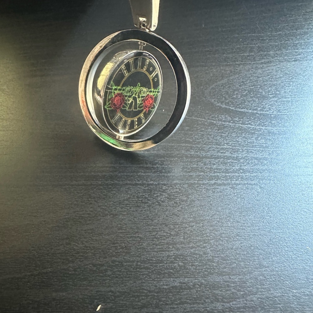 Metal Guns N' Roses Keychain - Picture 6 of 8